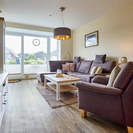Oasis, 15 Apartment *
